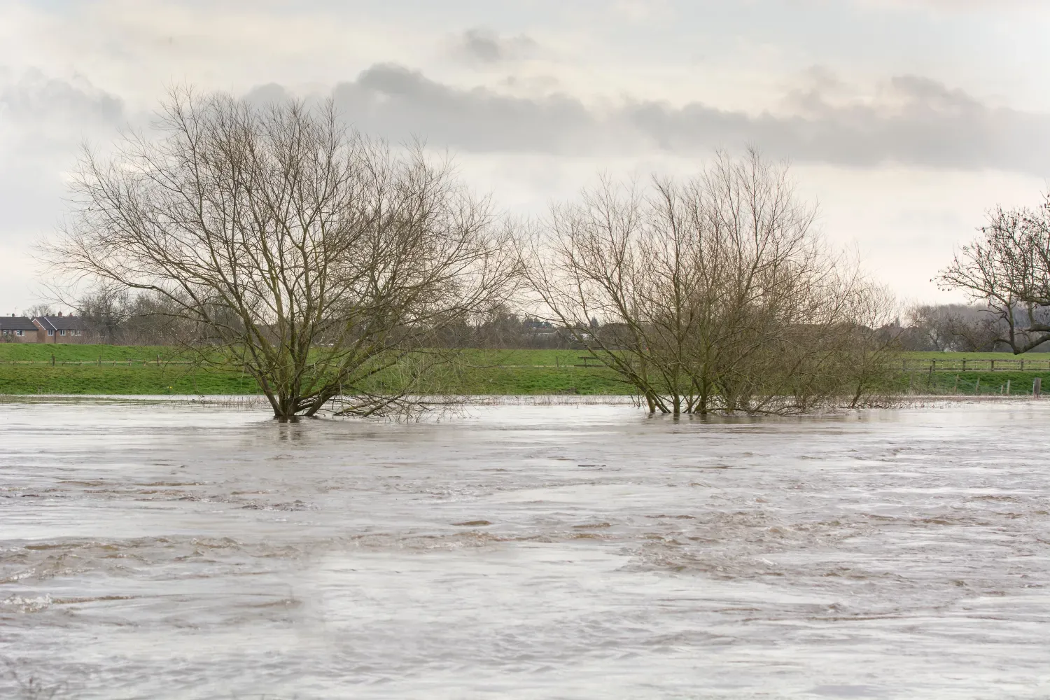 Grêle et inondations dans les Pyrénées-Atlantiques (64) – Faites défendre votre indemnisation par un expert en sinistre indépendant